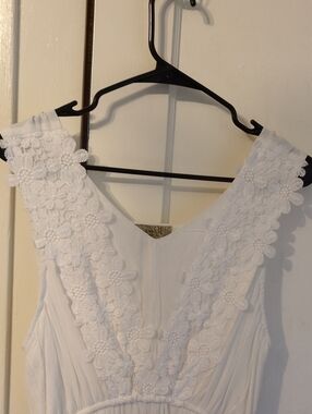 ONE WORLD White Maxi Dress with Floral Lace V-Neck